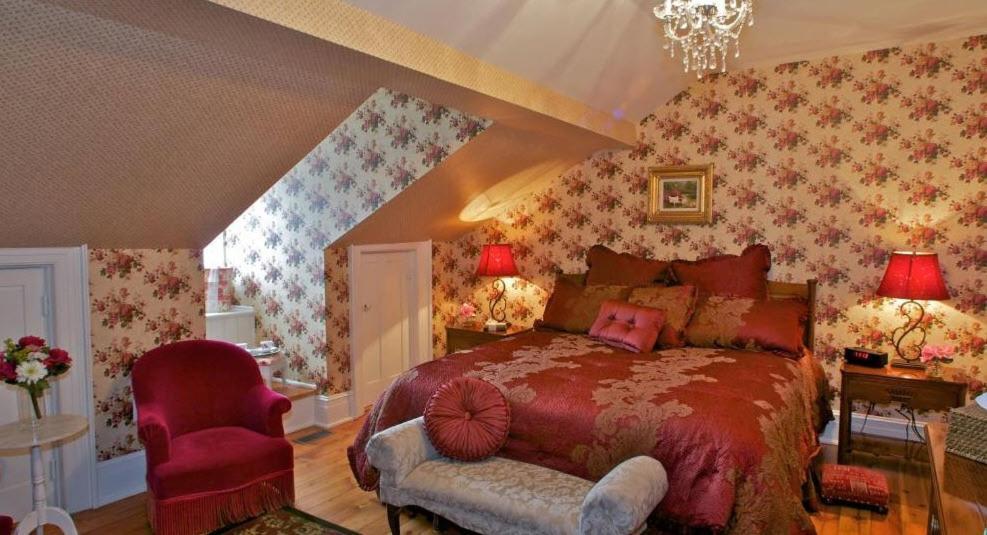 Maplehurst Manor Bed & Breakfast Brockville Room photo